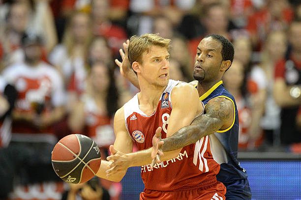 稳稳将球输 稳稳将球输