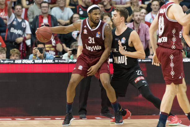 活塞横扫猛 活塞横扫猛